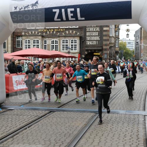 05.10.2025 - 20. swb-Marathon Bremen Yannick Fuchs http://msf.ph/oto/9250808 05.10.2025 11:13:49 Ziel 9242, 9899, 10040, 10364, 10433, 10574, 10705, 10707, 10957, 11060, 11068, 11264, 11385 meine-sportfotos.de