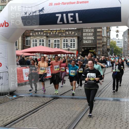 05.10.2025 - 20. swb-Marathon Bremen Yannick Fuchs http://msf.ph/oto/9250861 05.10.2025 11:13:50 Ziel 9242, 9899, 10040, 10364, 10433, 10574, 10705, 10707, 10957, 11060, 11068, 11264, 11385 meine-sportfotos.de