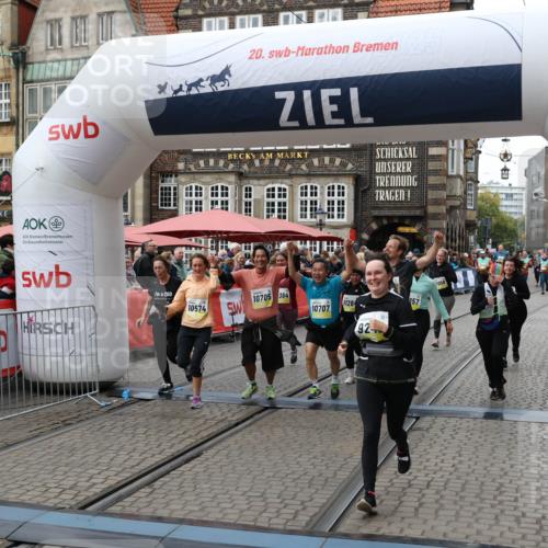 05.10.2025 - 20. swb-Marathon Bremen Yannick Fuchs http://msf.ph/oto/9250894 05.10.2025 11:13:50 Ziel 9242, 9899, 10040, 10364, 10433, 10574, 10705, 10707, 10957, 11060, 11068, 11264, 11385 meine-sportfotos.de