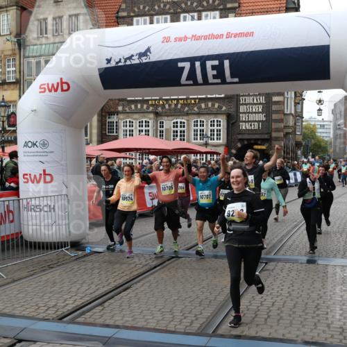 05.10.2025 - 20. swb-Marathon Bremen Yannick Fuchs http://msf.ph/oto/9250903 05.10.2025 11:13:50 Ziel 9242, 9899, 10040, 10364, 10433, 10574, 10705, 10707, 10957, 11060, 11068, 11264, 11385 meine-sportfotos.de