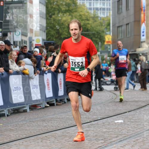 05.10.2025 - 20. swb-Marathon Bremen Strokosch-Dieckow http://msf.ph/oto/9250943 05.10.2025 12:48:50 Ziel 1293, 3552 meine-sportfotos.de