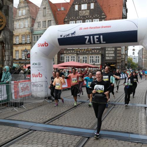 05.10.2025 - 20. swb-Marathon Bremen Yannick Fuchs http://msf.ph/oto/9250945 05.10.2025 11:13:50 Ziel 9242, 9899, 10040, 10364, 10433, 10574, 10705, 10707, 10957, 11060, 11068, 11264, 11385 meine-sportfotos.de