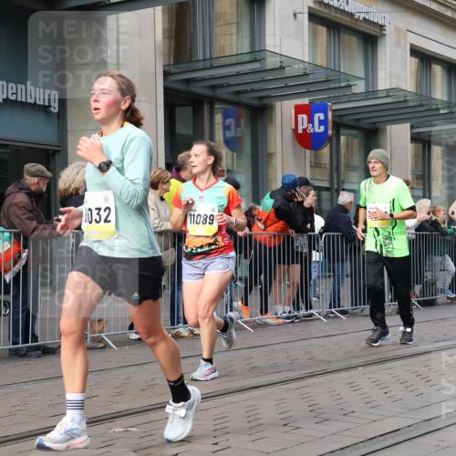 05.10.2025 - 20. swb-Marathon Bremen Strokosch-Dieckow http://msf.ph/oto/9250961 05.10.2025 10:54:13 Ziel 9282, 9295, 9367, 9392, 9407, 9591, 9633, 10007, 10032, 10097, 10174, 10178, 10296, 10768, 10810, 10915, 11040, 11045, 11089, 11271, 11321, 11694, 9282, 9295, 9367, 9392, 9407, 9591, 9633, 10007, 10032, 10097, 10174, 10178, 10296, 10768, 10810, 10915, 11040, 11045, 11089, 11271, 11321, 11694 meine-sportfotos.de