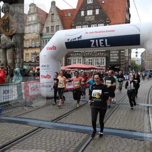 05.10.2025 - 20. swb-Marathon Bremen Yannick Fuchs http://msf.ph/oto/9250980 05.10.2025 11:13:51 Ziel 9242, 9899, 10040, 10364, 10433, 10574, 10705, 10707, 10957, 11060, 11068, 11264, 11385 meine-sportfotos.de