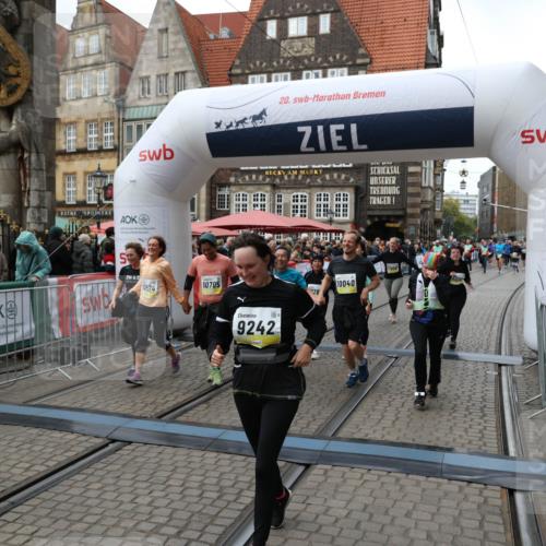 05.10.2025 - 20. swb-Marathon Bremen Yannick Fuchs http://msf.ph/oto/9251008 05.10.2025 11:13:51 Ziel 9242, 9899, 10040, 10364, 10433, 10574, 10705, 10707, 10957, 11060, 11068, 11264, 11385 meine-sportfotos.de