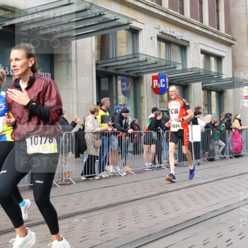05.10.2025 - 20. swb-Marathon Bremen Strokosch-Dieckow http://msf.ph/oto/9251085 05.10.2025 10:54:16 Ziel 8326, 9282, 9295, 9367, 9392, 9407, 9591, 9633, 9754, 9776, 10007, 10032, 10097, 10174, 10178, 10296, 10768, 10810, 11045, 11089, 11271, 11276, 11321, 11694, 8326, 9282, 9295, 9367, 9392, 9407, 9591, 9633, 9754, 9776, 10007, 10032, 10097, 10174, 10178, 10296, 10768, 10810, 11045, 11089, 11271, 11276, 11321, 11694 meine-sportfotos.de
