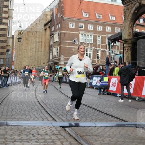 05.10.2025 - 20. swb-Marathon Bremen Yannick Fuchs http://msf.ph/oto/9251124 05.10.2025 10:53:46 Ziel 9238, 9461, 9464, 9569, 10310, 10642, 10925, 11046, 11246 meine-sportfotos.de