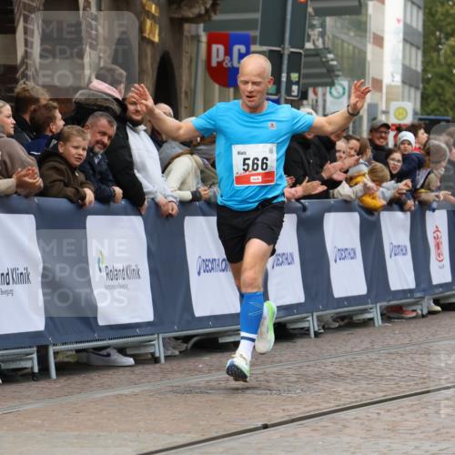 05.10.2025 - 20. swb-Marathon Bremen Strokosch-Dieckow http://msf.ph/oto/9251152 05.10.2025 12:49:11 Ziel 566 meine-sportfotos.de