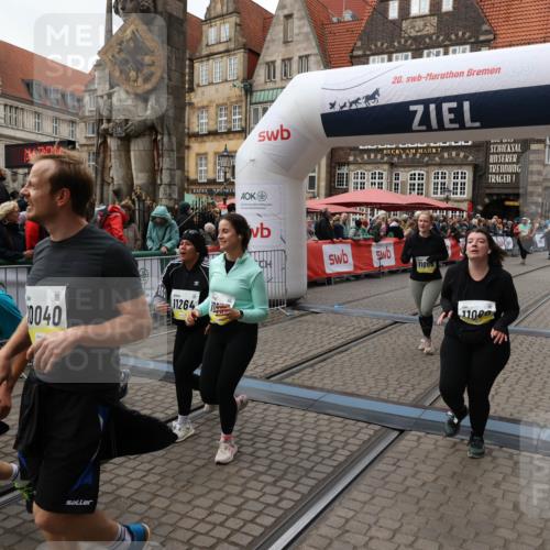 05.10.2025 - 20. swb-Marathon Bremen Yannick Fuchs http://msf.ph/oto/9251187 05.10.2025 11:13:53 Ziel 9242, 9899, 10040, 10364, 10574, 10705, 10707, 10957, 11060, 11068, 11264, 11385 meine-sportfotos.de
