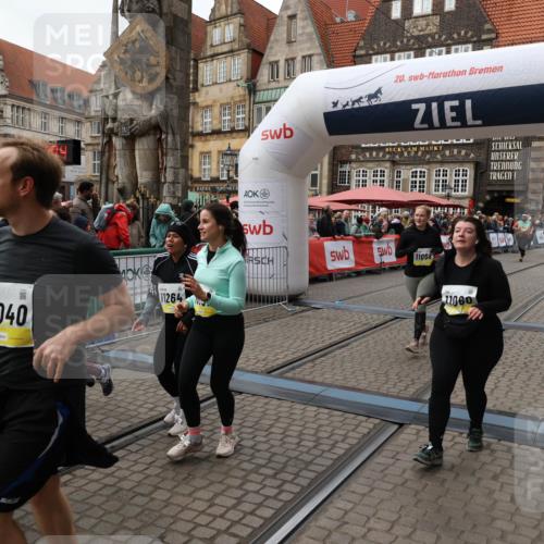 05.10.2025 - 20. swb-Marathon Bremen Yannick Fuchs http://msf.ph/oto/9251203 05.10.2025 11:13:53 Ziel 9242, 9899, 10040, 10364, 10574, 10705, 10707, 10957, 11060, 11068, 11264, 11385 meine-sportfotos.de