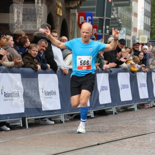 05.10.2025 - 20. swb-Marathon Bremen Strokosch-Dieckow http://msf.ph/oto/9251208 05.10.2025 12:49:11 Ziel 566 meine-sportfotos.de