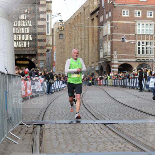 05.10.2025 - 20. swb-Marathon Bremen Yannick Fuchs http://msf.ph/oto/9251222 05.10.2025 10:44:51 Ziel 9878, 10092, 10306, 10554, 11666, 11714 meine-sportfotos.de