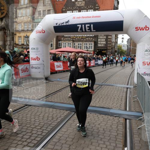 05.10.2025 - 20. swb-Marathon Bremen Yannick Fuchs http://msf.ph/oto/9251224 05.10.2025 11:13:54 Ziel 9242, 9899, 10040, 10364, 10574, 10705, 10707, 10957, 11060, 11068, 11264, 11385 meine-sportfotos.de