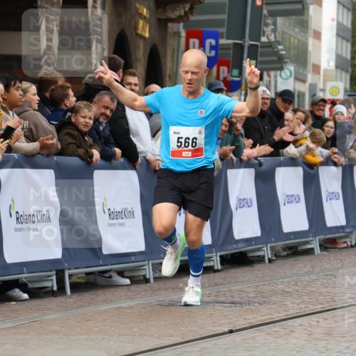 05.10.2025 - 20. swb-Marathon Bremen Strokosch-Dieckow http://msf.ph/oto/9251225 05.10.2025 12:49:11 Ziel 566 meine-sportfotos.de