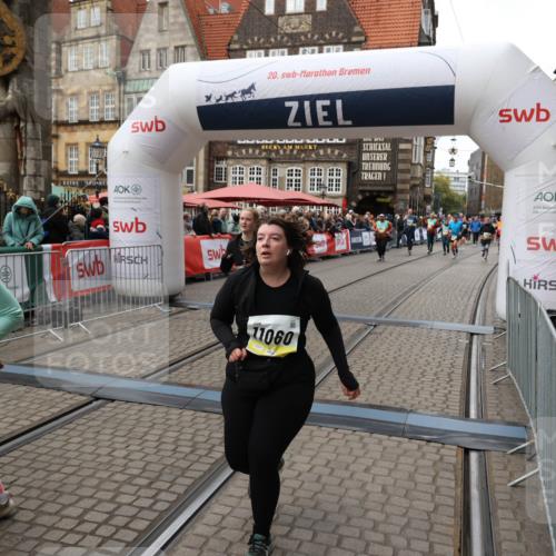 05.10.2025 - 20. swb-Marathon Bremen Yannick Fuchs http://msf.ph/oto/9251235 05.10.2025 11:13:54 Ziel 9242, 9899, 10040, 10364, 10574, 10705, 10707, 10957, 11060, 11068, 11264, 11385 meine-sportfotos.de