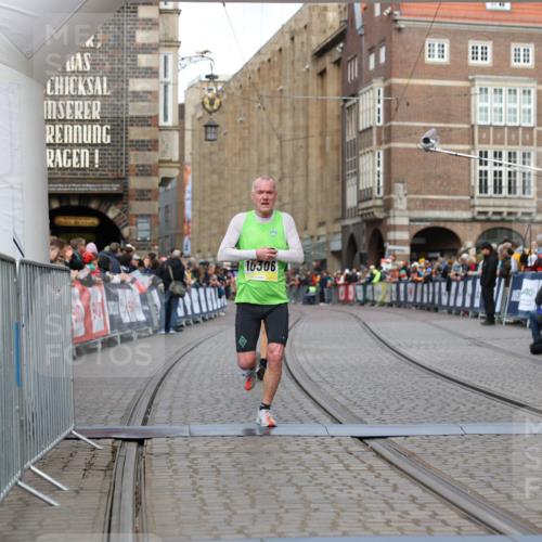 05.10.2025 - 20. swb-Marathon Bremen Yannick Fuchs http://msf.ph/oto/9251239 05.10.2025 10:44:51 Ziel 9878, 10092, 10306, 10554, 11666, 11714 meine-sportfotos.de