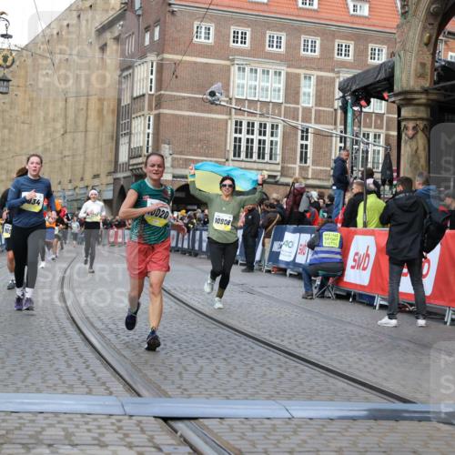 05.10.2025 - 20. swb-Marathon Bremen Yannick Fuchs http://msf.ph/oto/9251250 05.10.2025 10:53:49 Ziel 9934, 10020, 10310, 10642, 10906, 10925, 11046, 11246 meine-sportfotos.de
