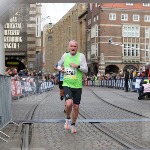 05.10.2025 - 20. swb-Marathon Bremen Yannick Fuchs http://msf.ph/oto/9251265 05.10.2025 10:44:52 Ziel 9878, 10092, 10306, 10554, 11714 meine-sportfotos.de