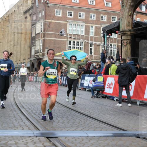 05.10.2025 - 20. swb-Marathon Bremen Yannick Fuchs http://msf.ph/oto/9251296 05.10.2025 10:53:49 Ziel 9934, 10020, 10310, 10642, 10906, 10925, 11046, 11246 meine-sportfotos.de