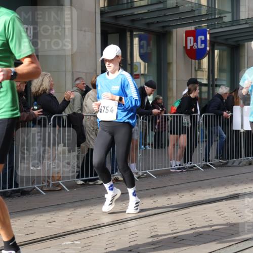05.10.2025 - 20. swb-Marathon Bremen Strokosch-Dieckow http://msf.ph/oto/9251304 05.10.2025 10:54:26 Ziel 8326, 9282, 9295, 9367, 9427, 9436, 9560, 9570, 9591, 9754, 9776, 10007, 10024, 10174, 10231, 10232, 10233, 10296, 10487, 10609, 10768, 10770, 11163, 11276, 11320, 11321, 11373, 11470, 11694, 8326, 9282, 9295, 9367, 9427, 9436, 9560, 9570, 9591, 9754, 9776, 10007, 10024, 10174, 10231, 10232, 10233, 10296, 10487, 10609, 10768, 10770, 11163, 11276, 11320, 11321, 11373, 11470, 11694 meine-sportfotos.de