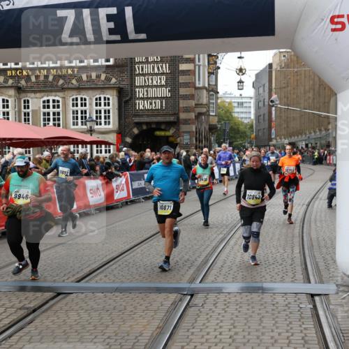 05.10.2025 - 20. swb-Marathon Bremen Yannick Fuchs http://msf.ph/oto/9251315 05.10.2025 11:13:58 Ziel 7014, 7410, 9946, 10671, 10756, 10842, 11060, 11068, 11652, 11653 meine-sportfotos.de