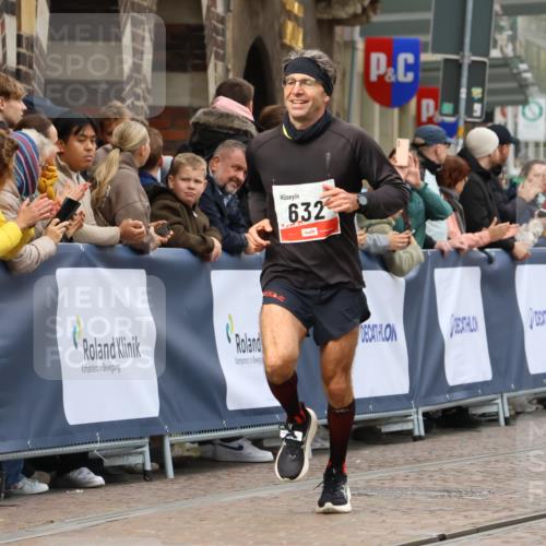 05.10.2025 - 20. swb-Marathon Bremen Strokosch-Dieckow http://msf.ph/oto/9251350 05.10.2025 12:49:23 Ziel 632, 8321 meine-sportfotos.de