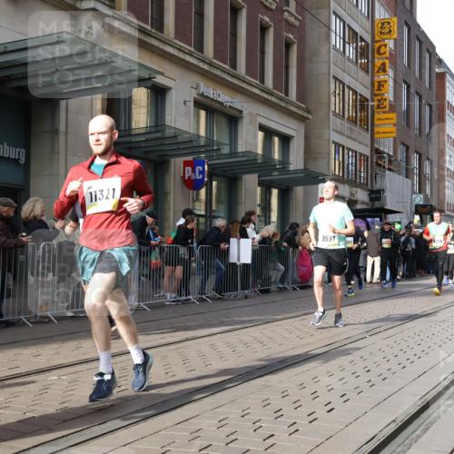 05.10.2025 - 20. swb-Marathon Bremen Strokosch-Dieckow http://msf.ph/oto/9251369 05.10.2025 10:54:28 Ziel 8326, 9282, 9295, 9427, 9436, 9560, 9570, 9591, 9754, 9776, 10007, 10024, 10174, 10231, 10232, 10233, 10487, 10609, 10770, 11163, 11276, 11320, 11321, 11373, 11470, 11507, 11523, 11694, 8326, 9282, 9295, 9427, 9436, 9560, 9570, 9591, 9754, 9776, 10007, 10024, 10174, 10231, 10232, 10233, 10487, 10609, 10770, 11163, 11276, 11320, 11321, 11373, 11470, 11507, 11523, 11694 meine-sportfotos.de