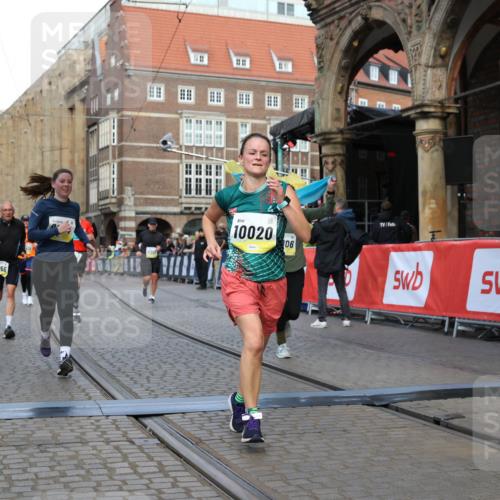 05.10.2025 - 20. swb-Marathon Bremen Yannick Fuchs http://msf.ph/oto/9251396 05.10.2025 10:53:51 Ziel 9494, 9934, 10020, 10416, 10642, 10906, 10925, 10966, 11046, 11141 meine-sportfotos.de