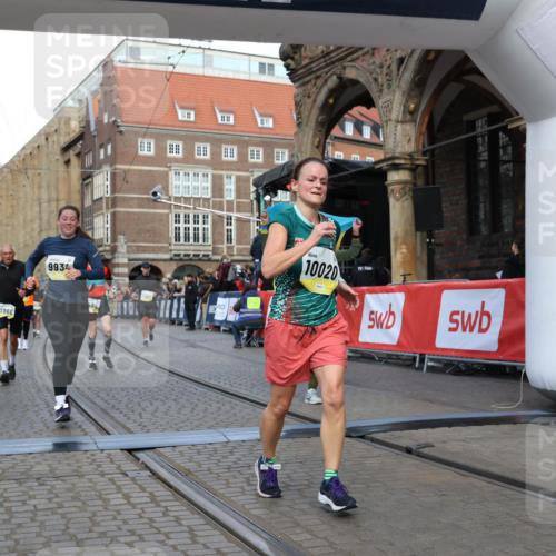 05.10.2025 - 20. swb-Marathon Bremen Yannick Fuchs http://msf.ph/oto/9251415 05.10.2025 10:53:51 Ziel 9494, 9934, 10020, 10416, 10642, 10906, 10925, 10966, 11046, 11141 meine-sportfotos.de