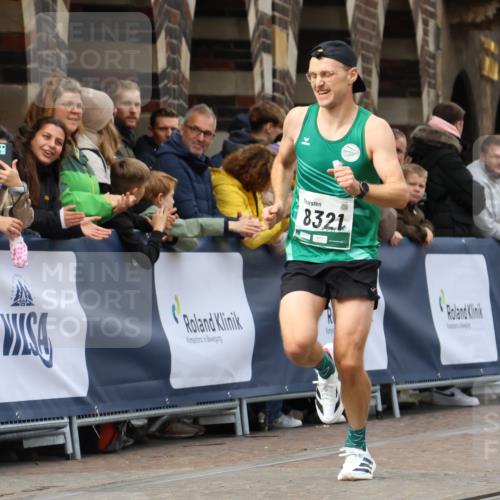 05.10.2025 - 20. swb-Marathon Bremen Strokosch-Dieckow http://msf.ph/oto/9251434 05.10.2025 12:49:27 Ziel 632, 8321 meine-sportfotos.de