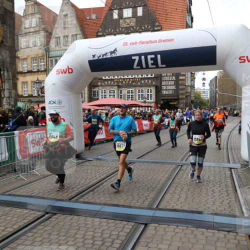 05.10.2025 - 20. swb-Marathon Bremen Yannick Fuchs http://msf.ph/oto/9251461 05.10.2025 11:13:59 Ziel 7014, 7410, 9946, 10671, 10756, 10842, 11068, 11652, 11653 meine-sportfotos.de