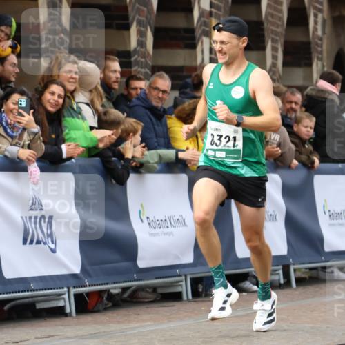 05.10.2025 - 20. swb-Marathon Bremen Strokosch-Dieckow http://msf.ph/oto/9251463 05.10.2025 12:49:27 Ziel 632, 8321 meine-sportfotos.de