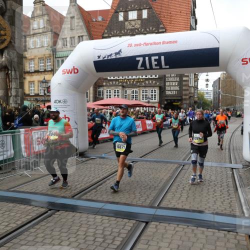 05.10.2025 - 20. swb-Marathon Bremen Yannick Fuchs http://msf.ph/oto/9251474 05.10.2025 11:13:59 Ziel 7014, 7410, 9946, 10671, 10756, 10842, 11068, 11652, 11653 meine-sportfotos.de