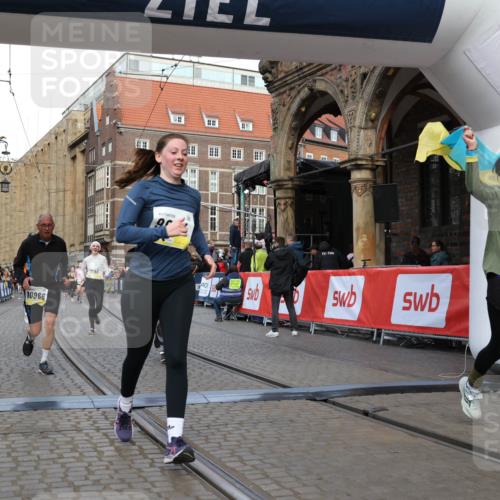 05.10.2025 - 20. swb-Marathon Bremen Yannick Fuchs http://msf.ph/oto/9251491 05.10.2025 10:53:52 Ziel 9494, 9934, 10020, 10416, 10906, 10925, 10966, 11046, 11141, 11383 meine-sportfotos.de