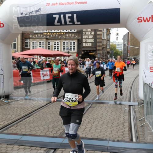 05.10.2025 - 20. swb-Marathon Bremen Yannick Fuchs http://msf.ph/oto/9251542 05.10.2025 11:14:00 Ziel 7014, 7410, 9946, 10671, 10756, 10842, 11652, 11653 meine-sportfotos.de