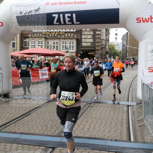 05.10.2025 - 20. swb-Marathon Bremen Yannick Fuchs http://msf.ph/oto/9251552 05.10.2025 11:14:00 Ziel 7014, 7410, 9946, 10671, 10756, 10842, 11652, 11653 meine-sportfotos.de