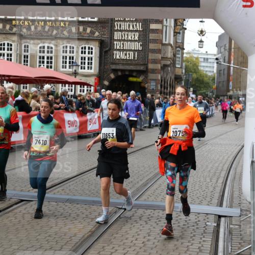 05.10.2025 - 20. swb-Marathon Bremen Yannick Fuchs http://msf.ph/oto/9251585 05.10.2025 11:14:01 Ziel 7014, 7410, 9667, 9946, 10671, 10756, 10842, 11652, 11653 meine-sportfotos.de