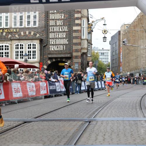 05.10.2025 - 20. swb-Marathon Bremen Yannick Fuchs http://msf.ph/oto/9251595 05.10.2025 10:45:06 Ziel 9202, 9590, 9678, 10568, 10633, 10851, 11362 meine-sportfotos.de