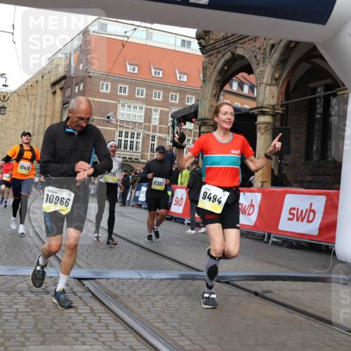 05.10.2025 - 20. swb-Marathon Bremen Yannick Fuchs http://msf.ph/oto/9251617 05.10.2025 10:53:54 Ziel 9494, 9934, 10020, 10416, 10906, 10966, 11141, 11383 meine-sportfotos.de