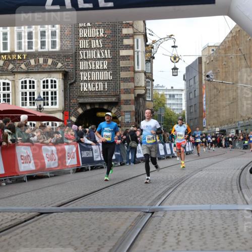 05.10.2025 - 20. swb-Marathon Bremen Yannick Fuchs http://msf.ph/oto/9251628 05.10.2025 10:45:06 Ziel 9202, 9590, 9678, 10568, 10633, 10851, 11362 meine-sportfotos.de