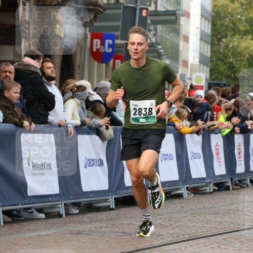05.10.2025 - 20. swb-Marathon Bremen Strokosch-Dieckow http://msf.ph/oto/9251633 05.10.2025 12:49:45 Ziel 2838 meine-sportfotos.de