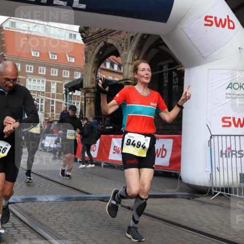 05.10.2025 - 20. swb-Marathon Bremen Yannick Fuchs http://msf.ph/oto/9251635 05.10.2025 10:53:54 Ziel 9494, 9934, 10020, 10416, 10906, 10966, 11141, 11383 meine-sportfotos.de