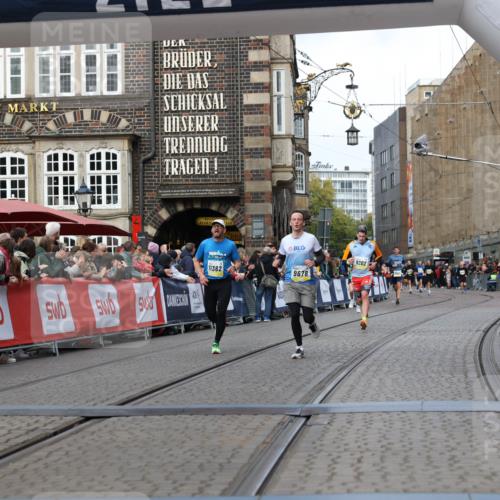 05.10.2025 - 20. swb-Marathon Bremen Yannick Fuchs http://msf.ph/oto/9251638 05.10.2025 10:45:06 Ziel 9202, 9590, 9678, 10568, 10633, 10851, 11362 meine-sportfotos.de