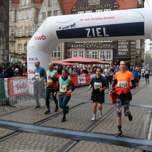 05.10.2025 - 20. swb-Marathon Bremen Yannick Fuchs http://msf.ph/oto/9251650 05.10.2025 11:14:02 Ziel 7014, 7410, 9631, 9667, 9946, 10000, 10671, 10756, 10842, 11541, 11652, 11653 meine-sportfotos.de