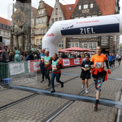 05.10.2025 - 20. swb-Marathon Bremen Yannick Fuchs http://msf.ph/oto/9251684 05.10.2025 11:14:02 Ziel 7014, 7410, 9631, 9667, 9946, 10000, 10671, 10756, 10842, 11541, 11652, 11653 meine-sportfotos.de