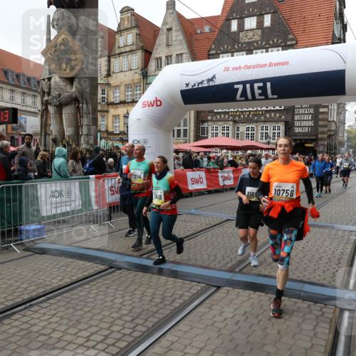05.10.2025 - 20. swb-Marathon Bremen Yannick Fuchs http://msf.ph/oto/9251692 05.10.2025 11:14:02 Ziel 7014, 7410, 9631, 9667, 9946, 10000, 10671, 10756, 10842, 11541, 11652, 11653 meine-sportfotos.de