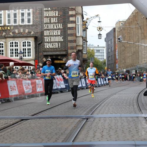 05.10.2025 - 20. swb-Marathon Bremen Yannick Fuchs http://msf.ph/oto/9251706 05.10.2025 10:45:07 Ziel 9202, 9590, 9678, 10568, 10633, 10851, 11362 meine-sportfotos.de