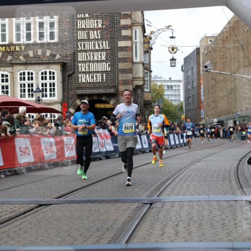 05.10.2025 - 20. swb-Marathon Bremen Yannick Fuchs http://msf.ph/oto/9251717 05.10.2025 10:45:07 Ziel 9202, 9590, 9678, 10568, 10633, 10851, 11362 meine-sportfotos.de