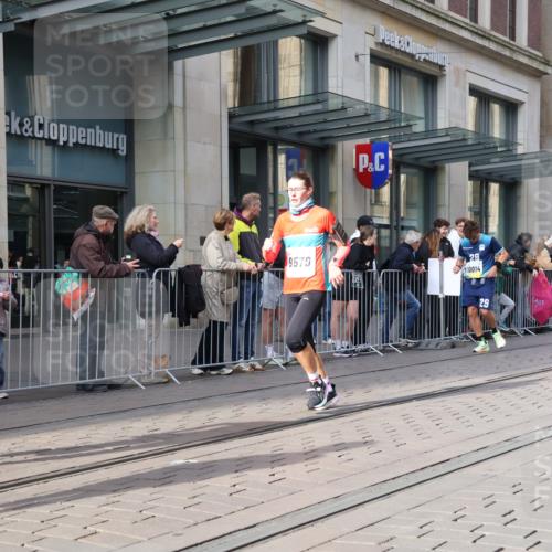 05.10.2025 - 20. swb-Marathon Bremen Strokosch-Dieckow http://msf.ph/oto/9251728 05.10.2025 10:54:40 Ziel 8326, 9176, 9427, 9436, 9475, 9560, 9570, 9776, 9791, 10003, 10014, 10024, 10034, 10180, 10231, 10232, 10233, 10307, 10326, 10487, 10609, 10770, 10920, 11163, 11276, 11317, 11320, 11363, 11373, 11470, 11507, 11523, 8326, 9176, 9427, 9436, 9475, 9560, 9570, 9776, 9791, 10003, 10014, 10024, 10034, 10180, 10231, 10232, 10233, 10307, 10326, 10487, 10609, 10770, 10920, 11163, 11276, 11317, 11320, 11363, 11373, 11470, 11507, 11523 meine-sportfotos.de