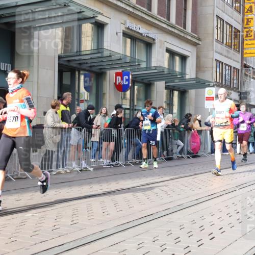 05.10.2025 - 20. swb-Marathon Bremen Strokosch-Dieckow http://msf.ph/oto/9251741 05.10.2025 10:54:40 Ziel 8326, 9176, 9427, 9436, 9475, 9560, 9570, 9776, 9791, 10003, 10014, 10024, 10034, 10180, 10231, 10232, 10233, 10307, 10326, 10487, 10609, 10770, 10920, 11163, 11276, 11317, 11320, 11363, 11373, 11470, 11507, 11523, 8326, 9176, 9427, 9436, 9475, 9560, 9570, 9776, 9791, 10003, 10014, 10024, 10034, 10180, 10231, 10232, 10233, 10307, 10326, 10487, 10609, 10770, 10920, 11163, 11276, 11317, 11320, 11363, 11373, 11470, 11507, 11523 meine-sportfotos.de